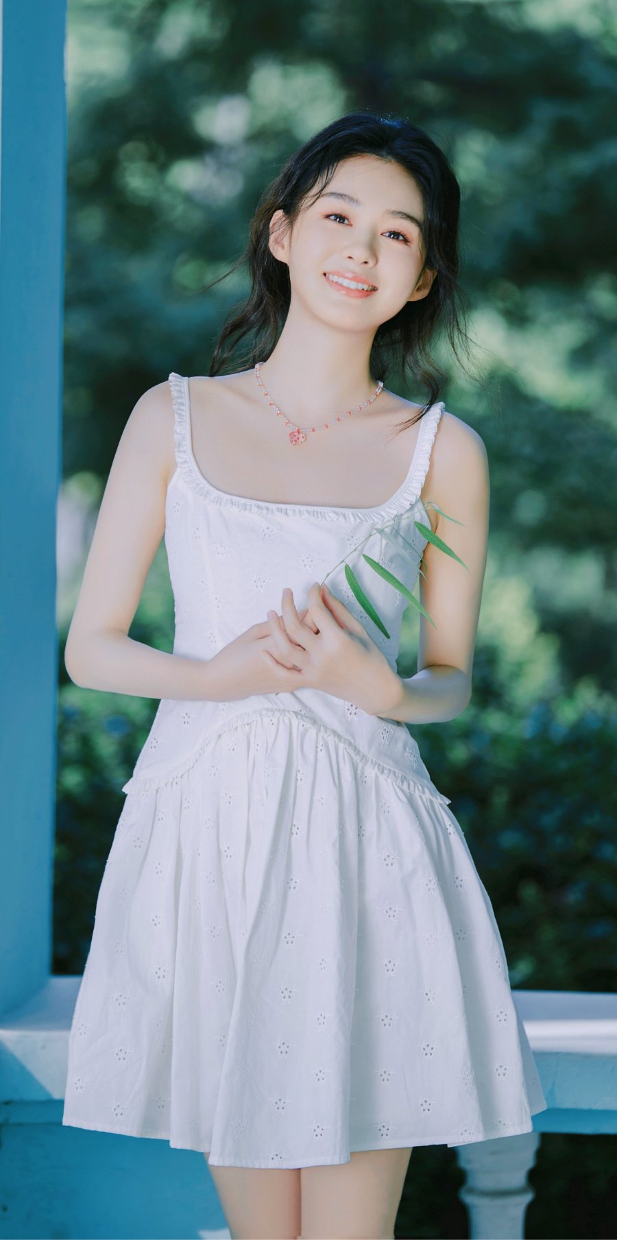 郑合惠子纯美壁纸，白色吊带裙少女感满满 ​​​-第4张图片-风享汇