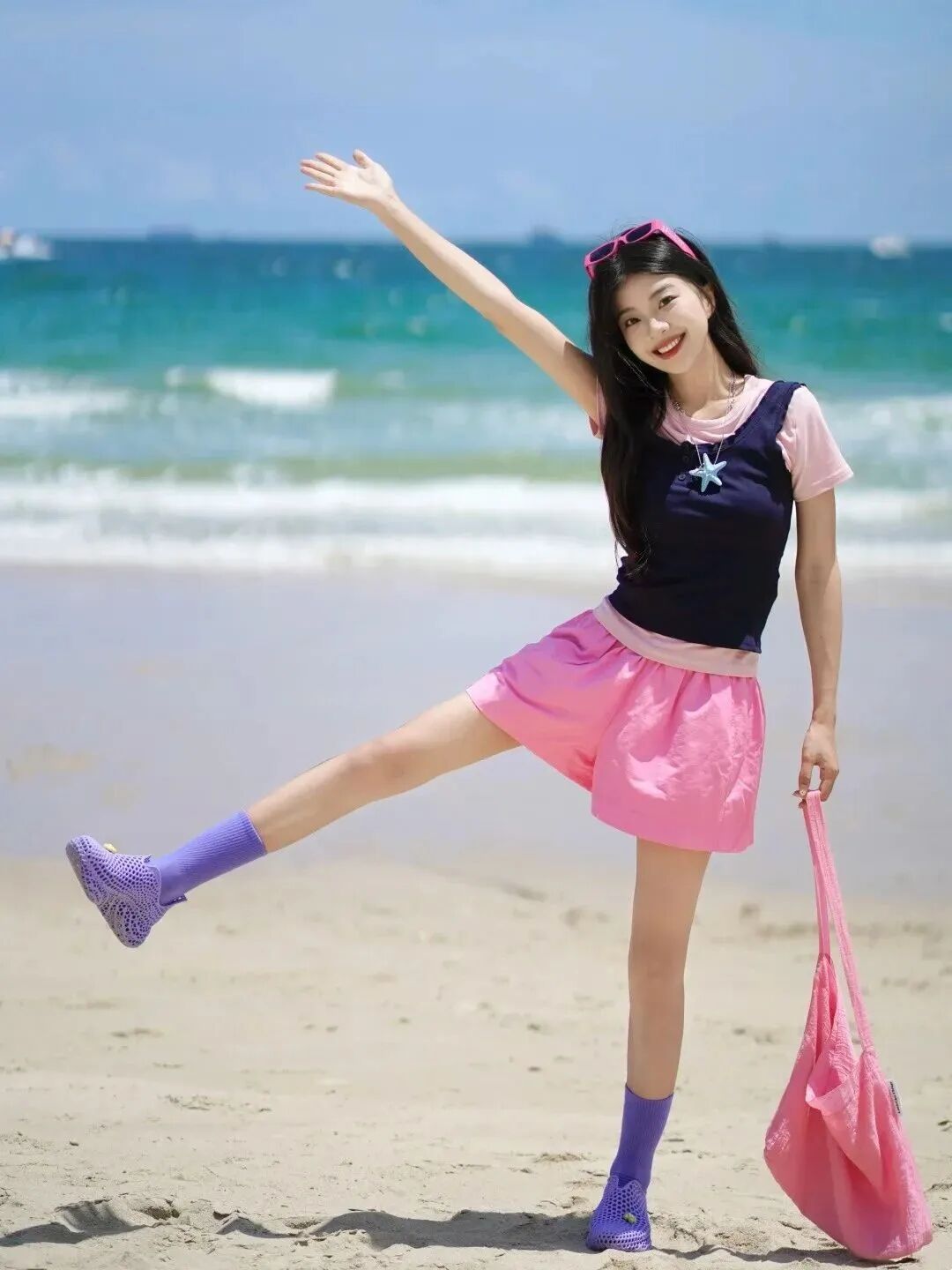 海边多巴胺拍照,10个元气少女感拍照姿势-第2张图片-风享汇 海边多巴胺拍照,10个元气少女感拍照姿势-第2张图片-风享汇