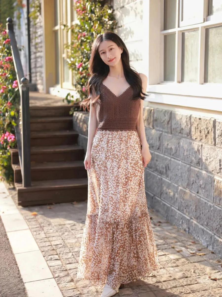 长裙拍照的10个姿势,清新唯美又自然上镜-第5张图片-风享汇 长裙拍照的10个姿势,清新唯美又自然上镜-第5张图片-风享汇