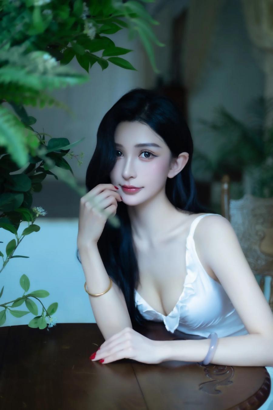 清冷居家风美女写真 ​​​-第1张图片-风享汇