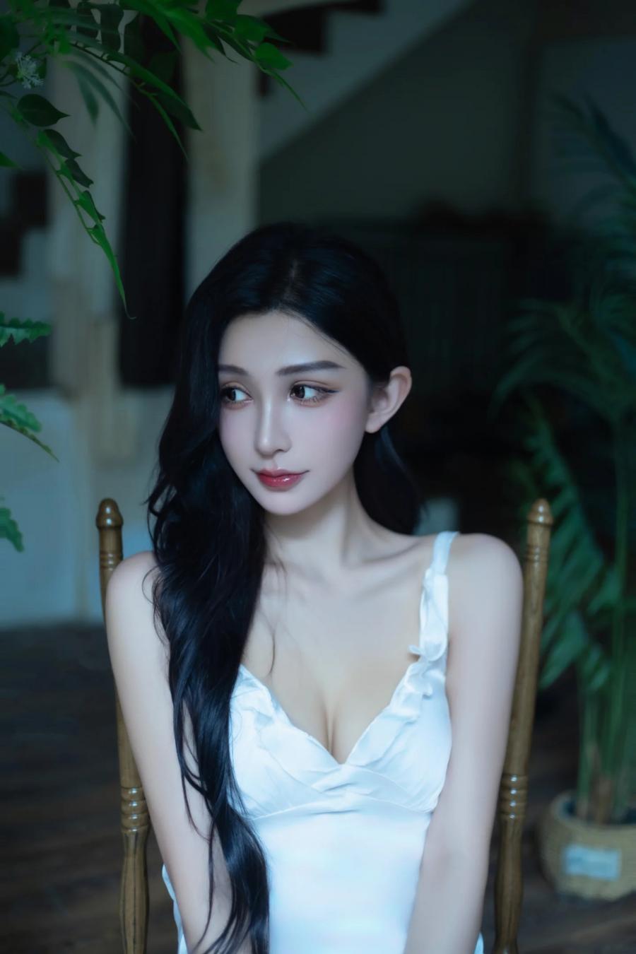 清冷居家风美女写真 ​​​-第9张图片-风享汇