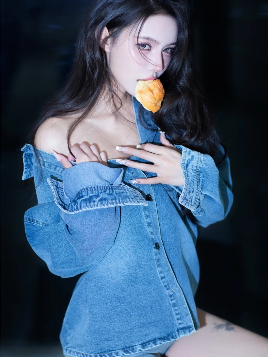 又纯又野牛仔风美女写真-第6张图片-风享汇