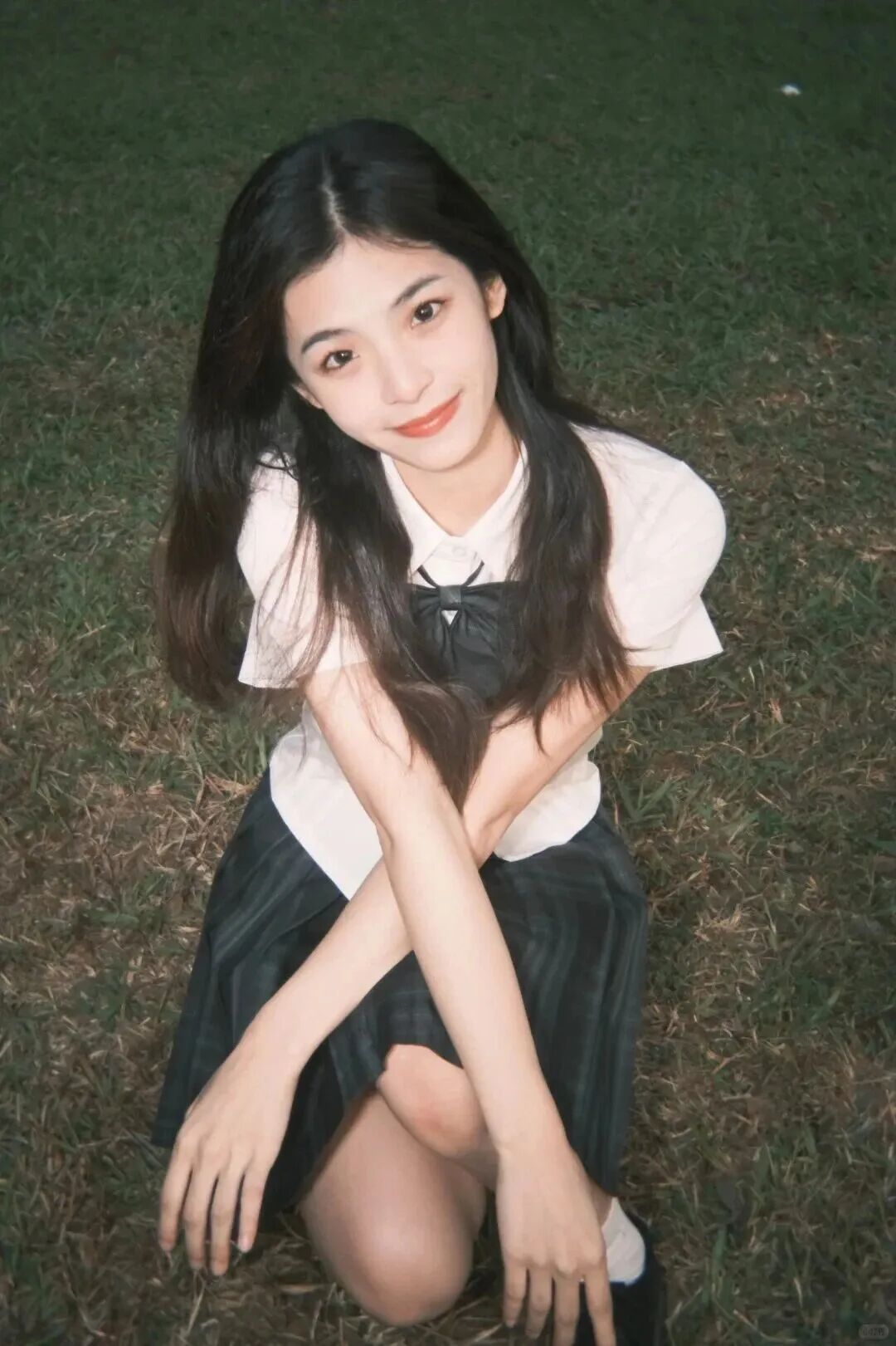 校园感写真9个好看的姿势，清纯甜美感直接拉满-第10张图片-风享汇