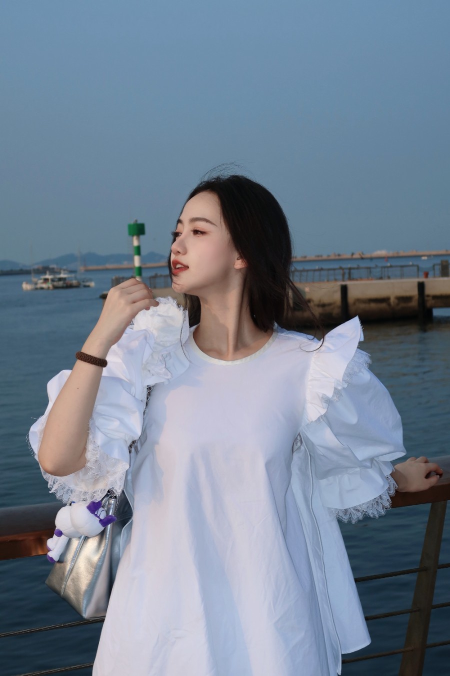马萱，长直发白裙子，好甜美的私服-第1张图片-风享汇