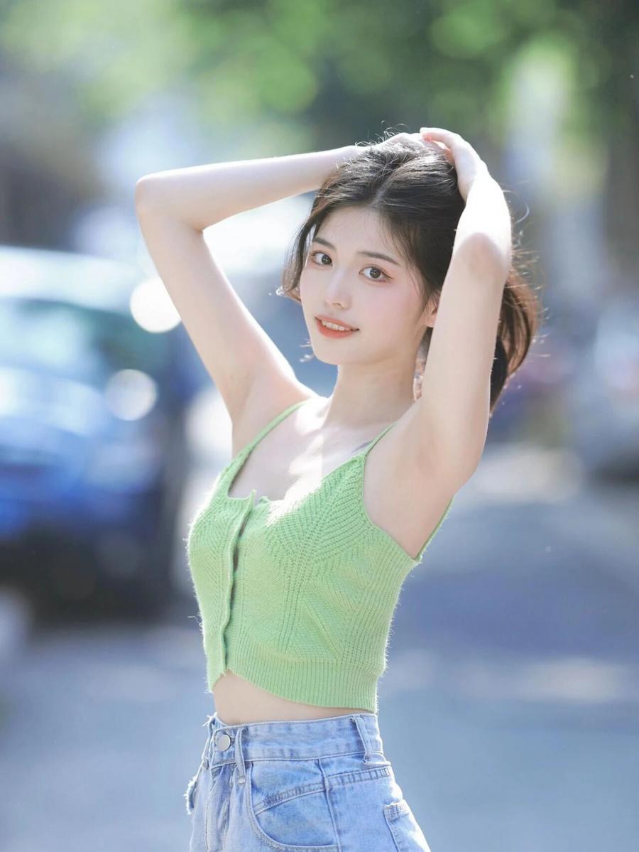 半身照这7个姿势，轻松拍出少女感时尚美照-第2张图片-风享汇