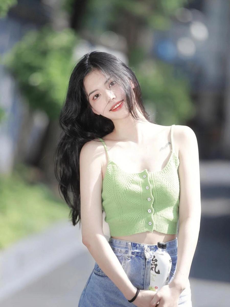半身照这7个姿势，轻松拍出少女感时尚美照-第7张图片-风享汇