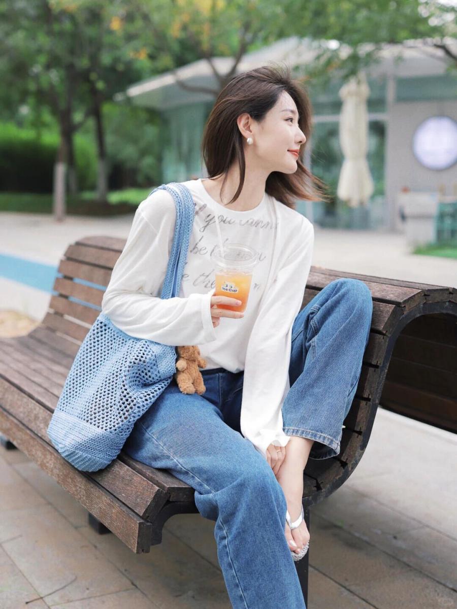 秋季户外9个万能姿势,轻松拍出松弛感大片-第6张图片-风享汇 秋季户外9个万能姿势,轻松拍出松弛感大片-第6张图片-风享汇