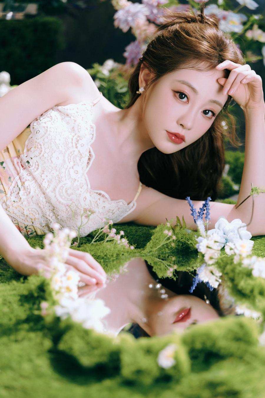 祝绪丹蕾丝吊带碎花裙，清新优雅-第6张图片-风享汇