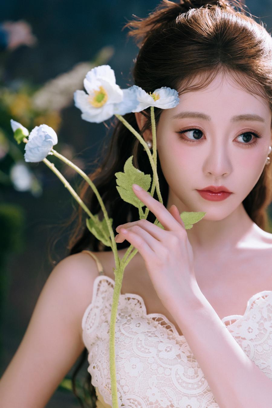 祝绪丹蕾丝吊带碎花裙，清新优雅-第5张图片-风享汇