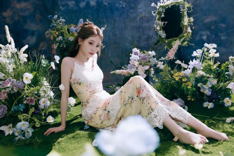 祝绪丹蕾丝吊带碎花裙，清新优雅-第18张图片-风享汇
