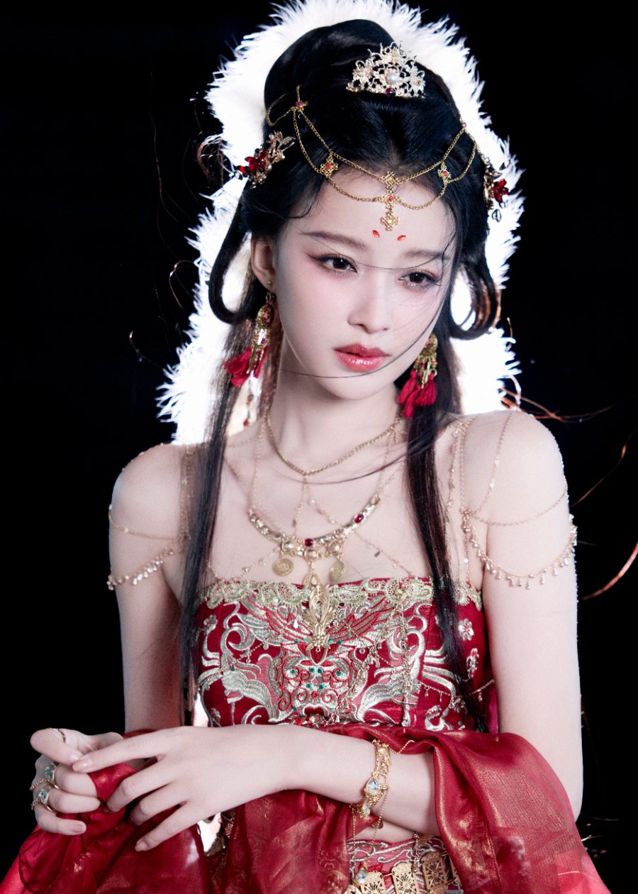 孙怡红纱金缕，步摇琳琅-第1张图片-风享汇
