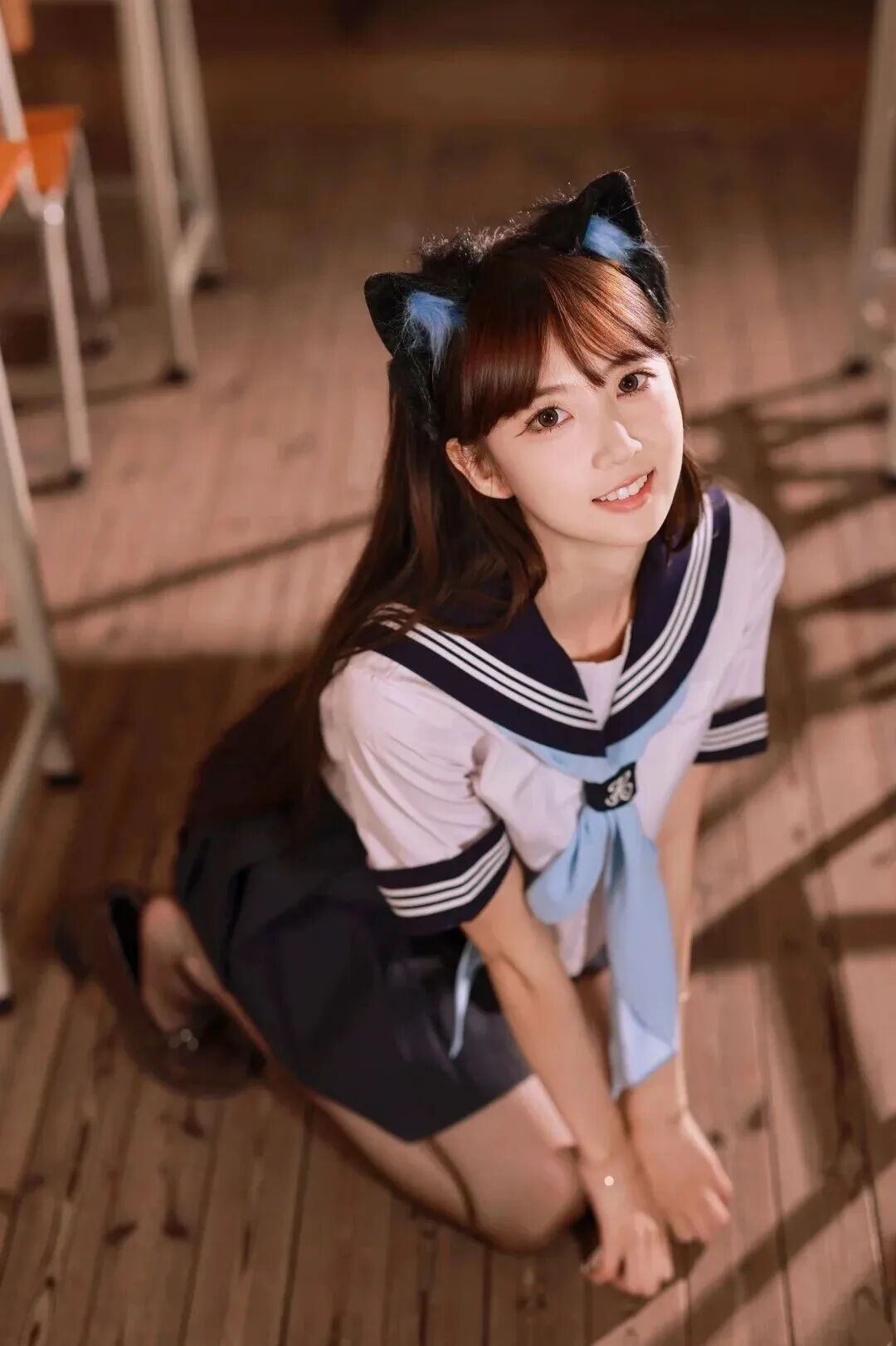 教室几个少女感拍照姿势,拍出韩系女友感-第3张图片-风享汇 教室几个少女感拍照姿势,拍出韩系女友感-第3张图片-风享汇