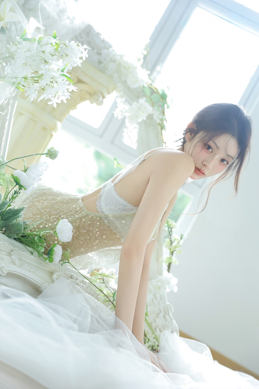 画框里的美神，纱幔花房的光影诗韵-第3张图片-风享汇