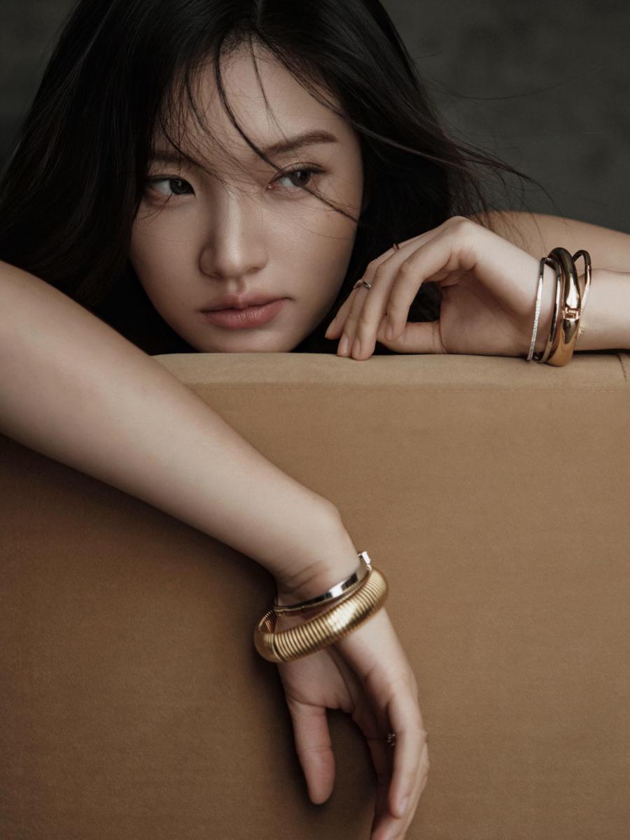 慵懒松弛美女写真，透露着野心与欲望-第6张图片-风享汇