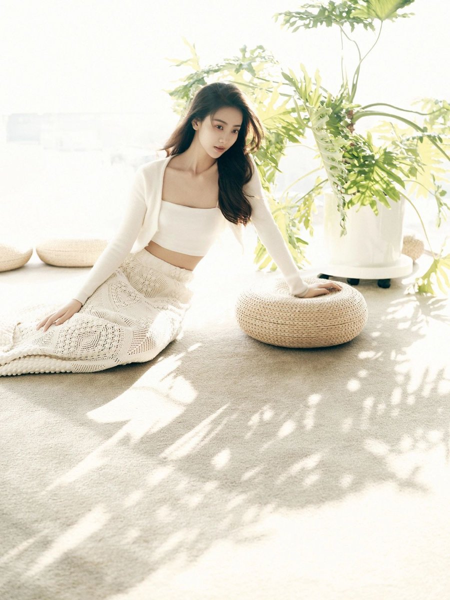 柔光里的白衣长发女子写真-第4张图片-风享汇