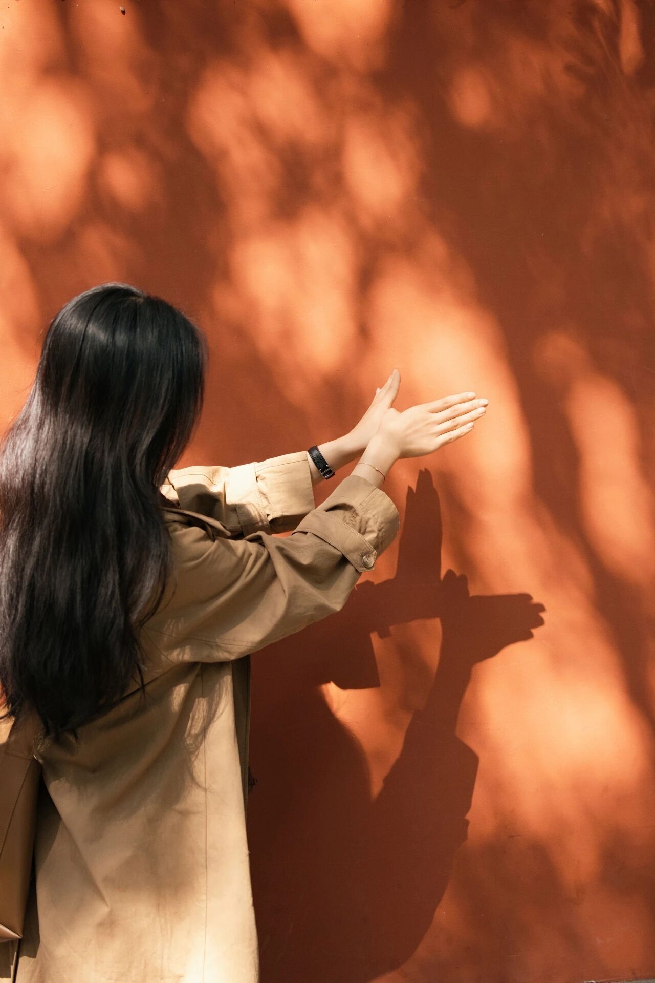 9 个万能拍照摆姿技巧,让你的写真照秒变大片!-第5张图片-风享汇 9 个万能拍照摆姿技巧,让你的写真照秒变大片!-第5张图片-风享汇