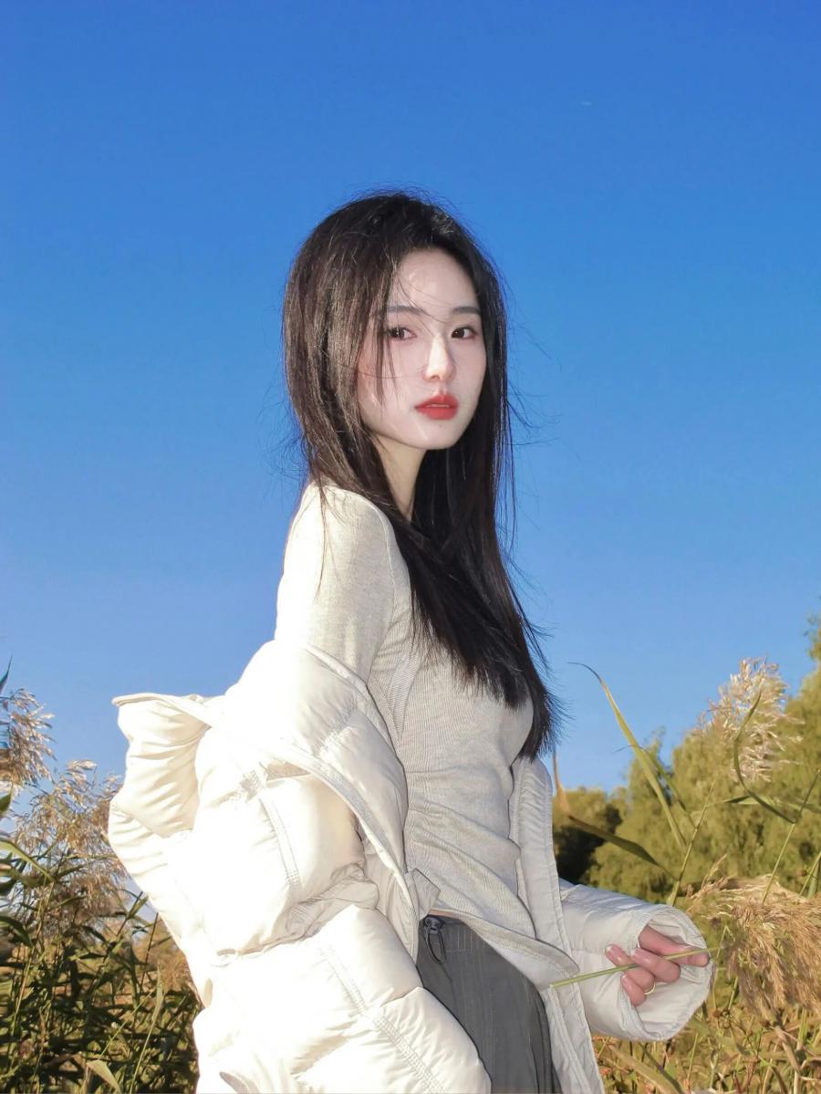 9 个冬日芦苇荡拍照姿势,轻松拍出氛围感大片!-第2张图片-风享汇 9 个冬日芦苇荡拍照姿势,轻松拍出氛围感大片!-第2张图片-风享汇