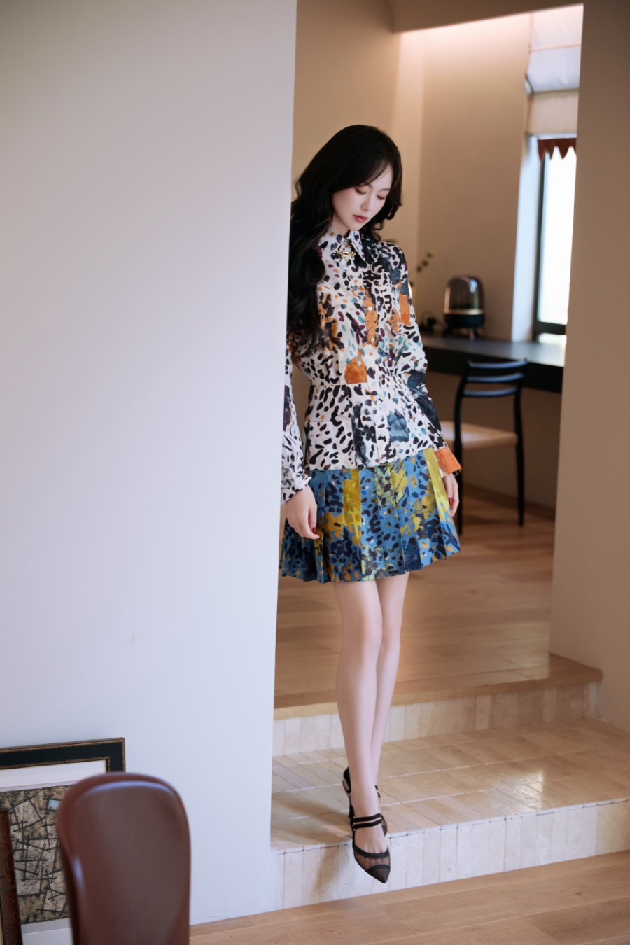 唐嫣身穿碎花短裙，优雅又甜美-第7张图片-风享汇