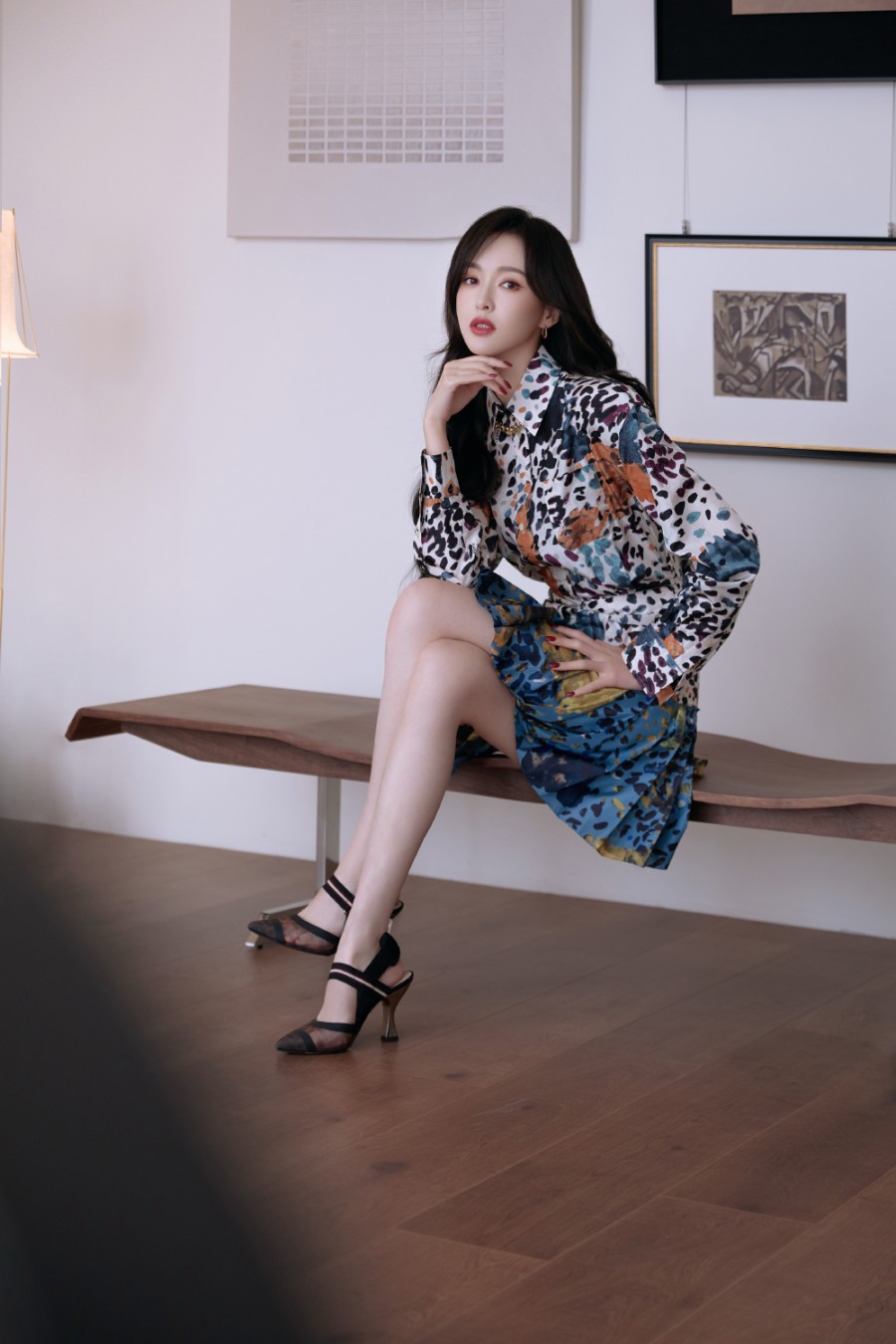 唐嫣身穿碎花短裙，优雅又甜美-第5张图片-风享汇