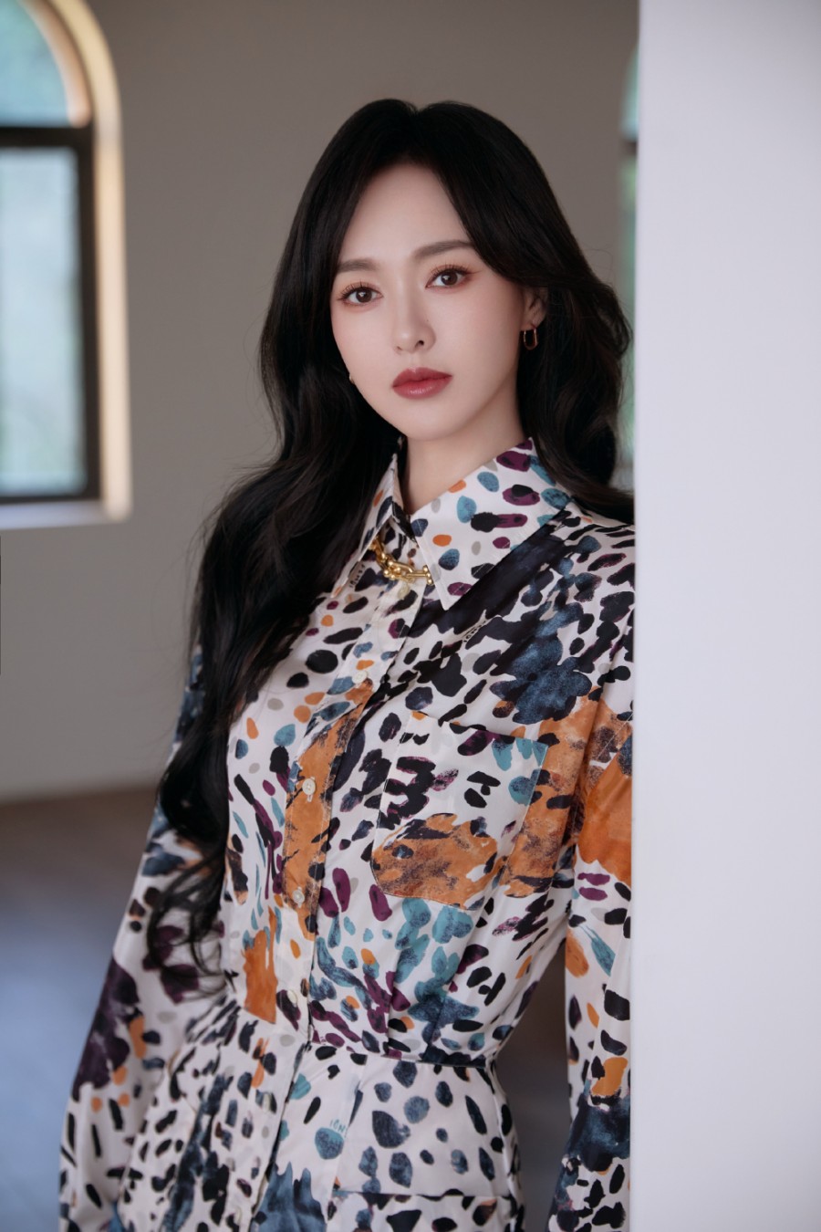 唐嫣身穿碎花短裙，优雅又甜美-第6张图片-风享汇