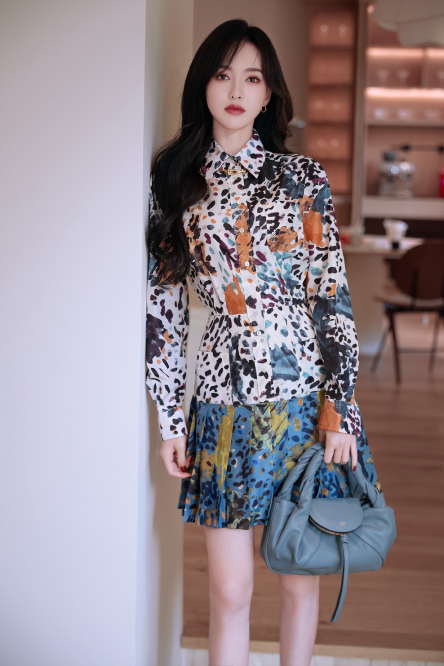 唐嫣身穿碎花短裙，优雅又甜美-第8张图片-风享汇