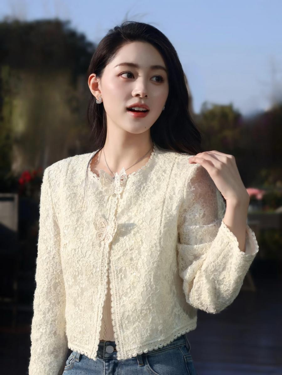 7 个牛仔裤拍照神姿势,轻松拍出温柔优雅感-第6张图片-风享汇 7 个牛仔裤拍照神姿势,轻松拍出温柔优雅感-第6张图片-风享汇