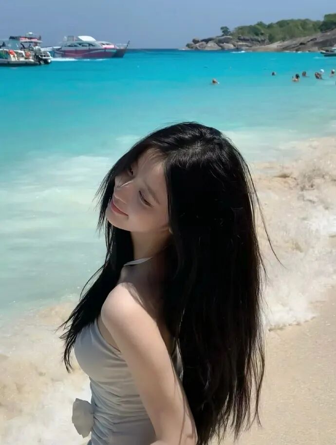 海边拍照姿势大全|15个氛围感动作,让你刷爆朋友圈-第11张图片-风享汇 海边拍照姿势大全|15个氛围感动作,让你刷爆朋友圈-第11张图片-风享汇