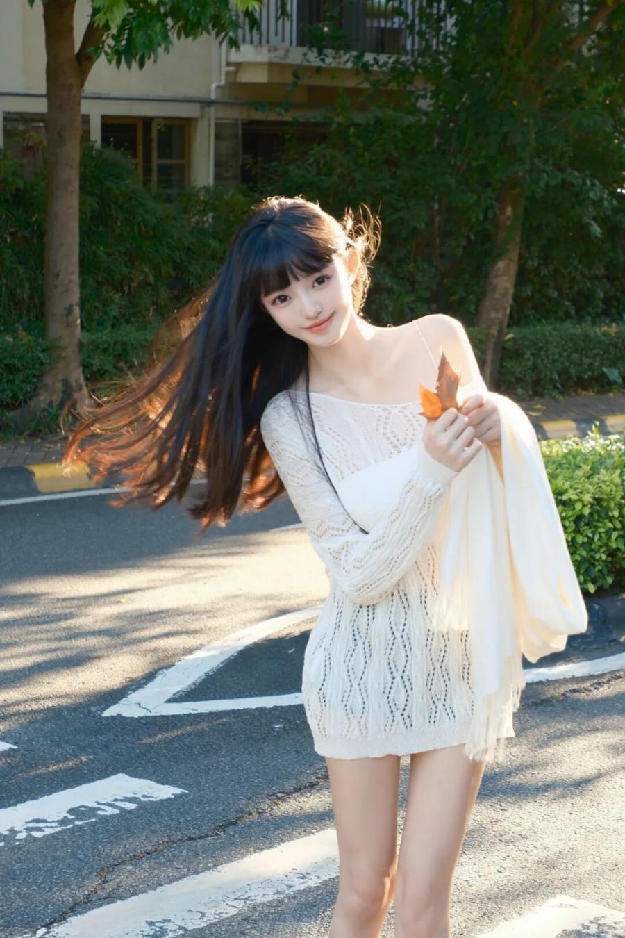 12个枫叶互动姿势,拍出氛围感×少女感双buff-第11张图片-风享汇 12个枫叶互动姿势,拍出氛围感×少女感双buff-第11张图片-风享汇