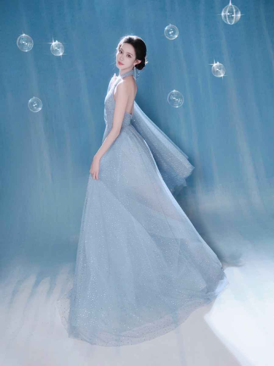 孟子义一袭碎冰蓝，美得令人屏息-第2张图片-风享汇