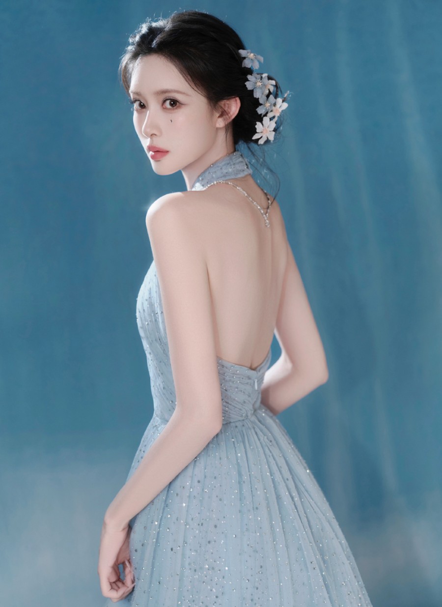 孟子义一袭碎冰蓝，美得令人屏息-第8张图片-风享汇