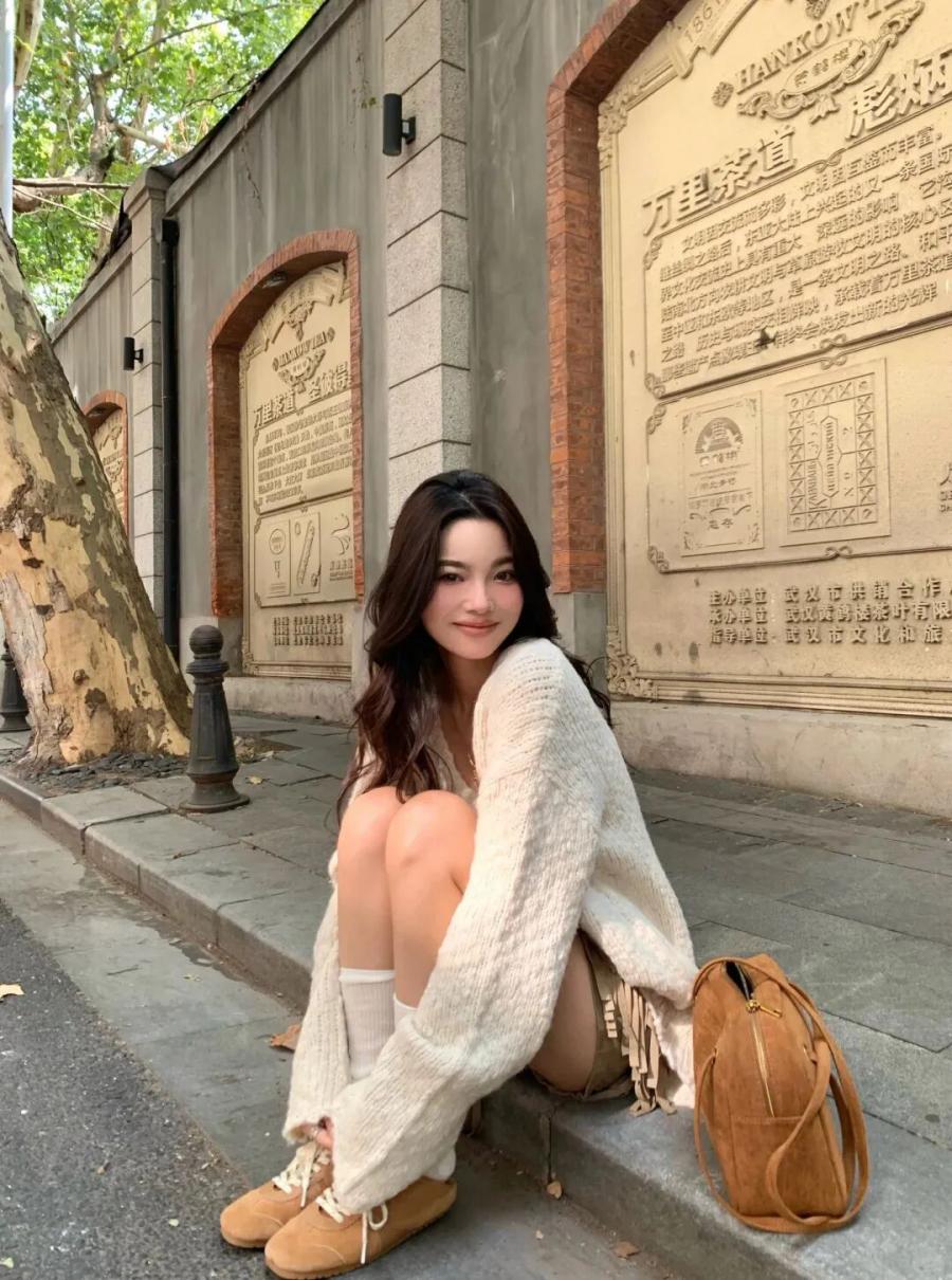 街头拍照｜9 个姿势让你美成文艺电影主角-第9张图片-风享汇