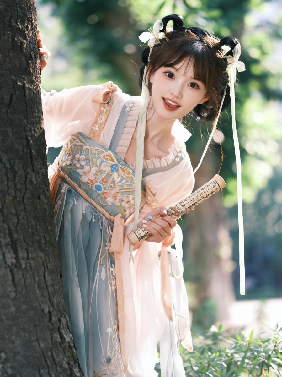 汉服拍照摆姿大全，轻松拍出古灵精怪的国风大片-第2张图片-风享汇
