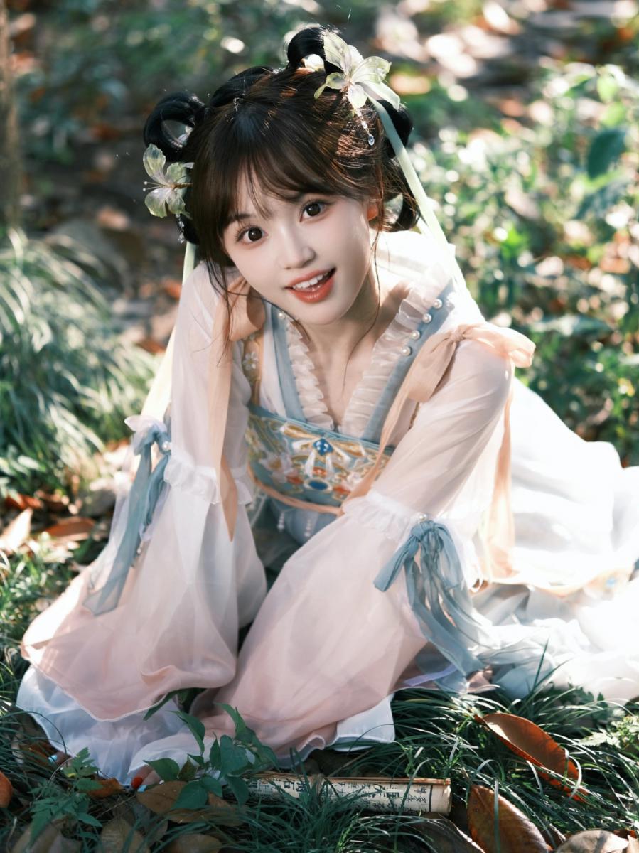 汉服拍照摆姿大全，轻松拍出古灵精怪的国风大片-第4张图片-风享汇