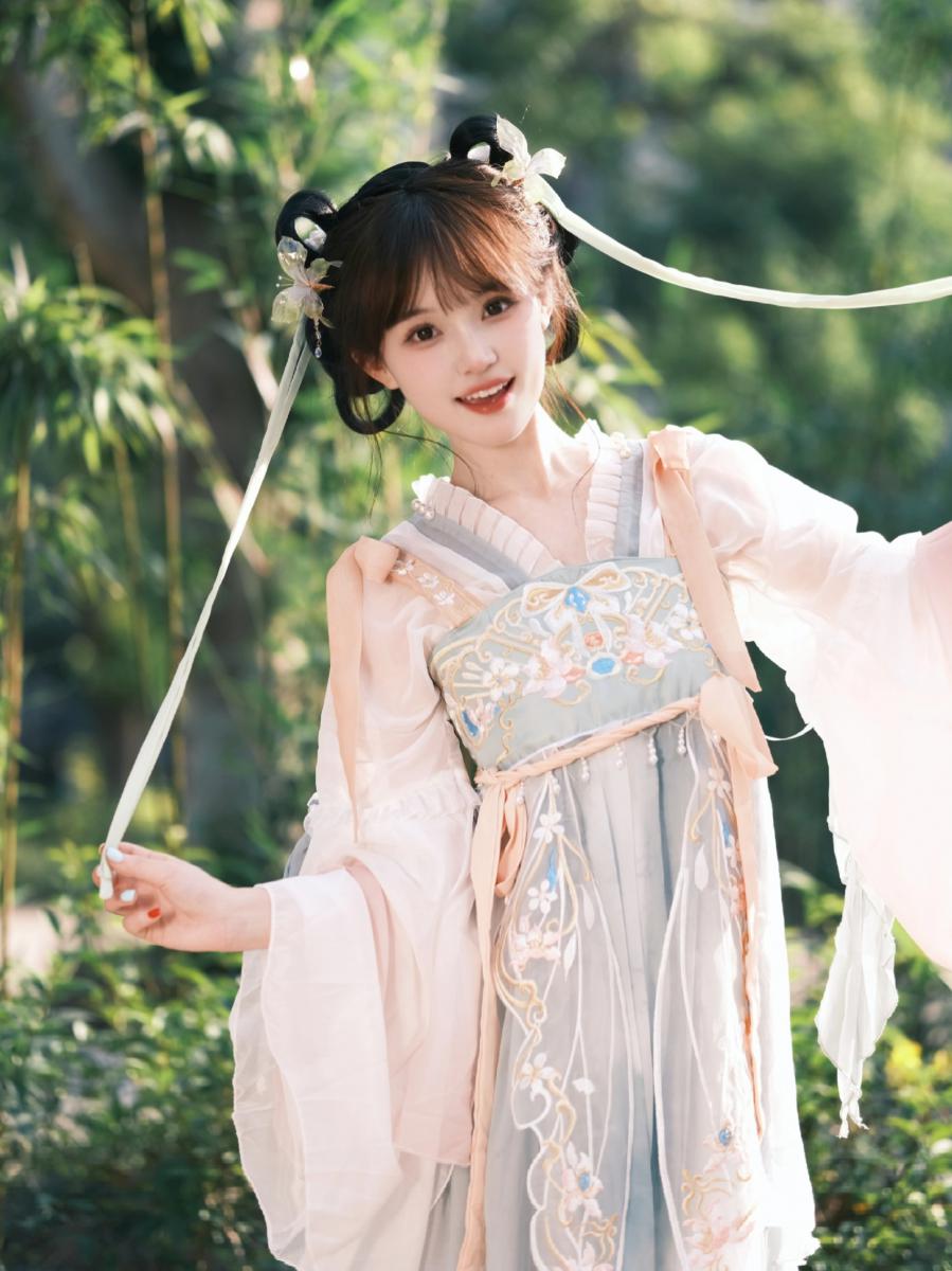 汉服拍照摆姿大全，轻松拍出古灵精怪的国风大片-第7张图片-风享汇