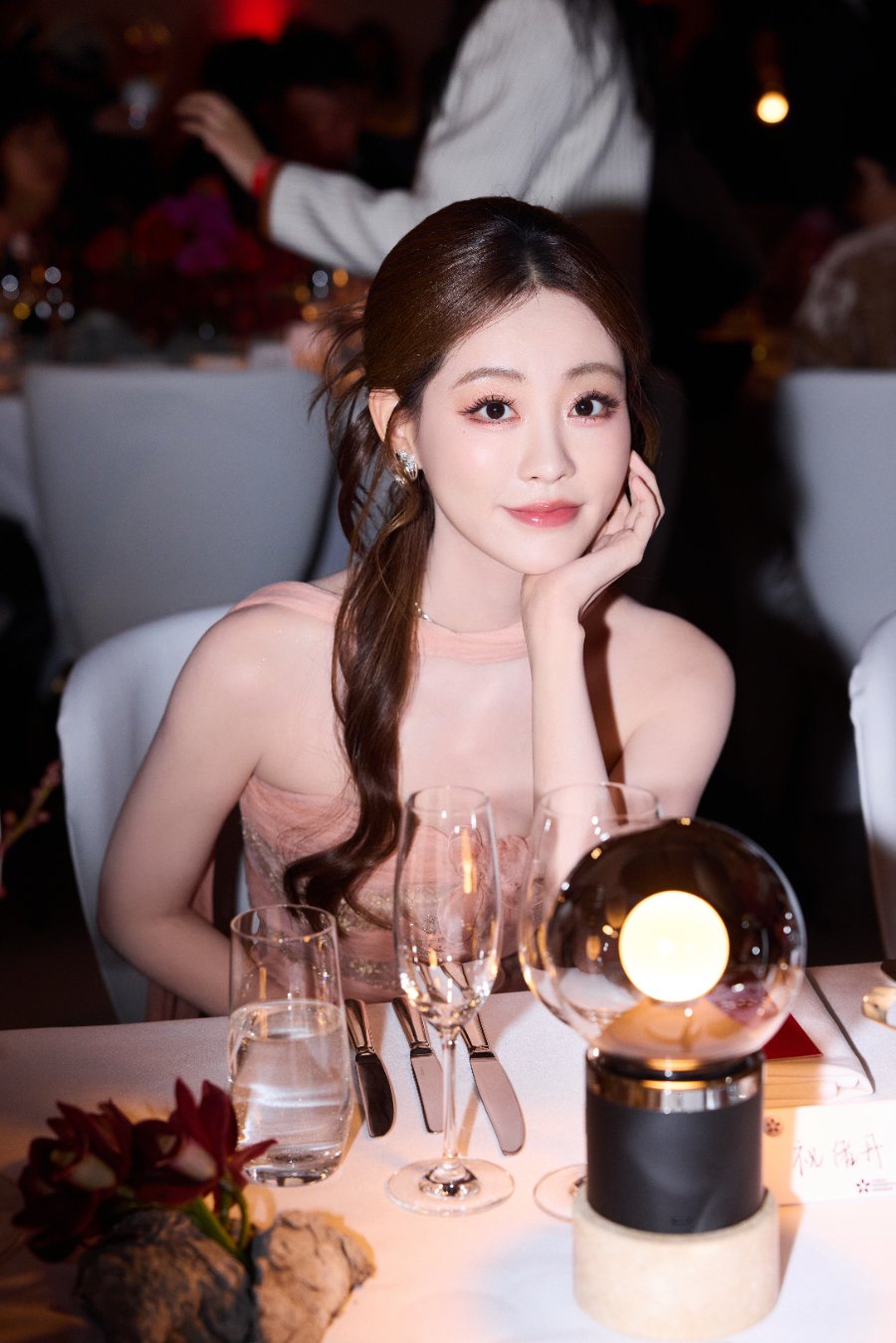 祝绪丹身姿曼妙，眼神灵动-第4张图片-风享汇