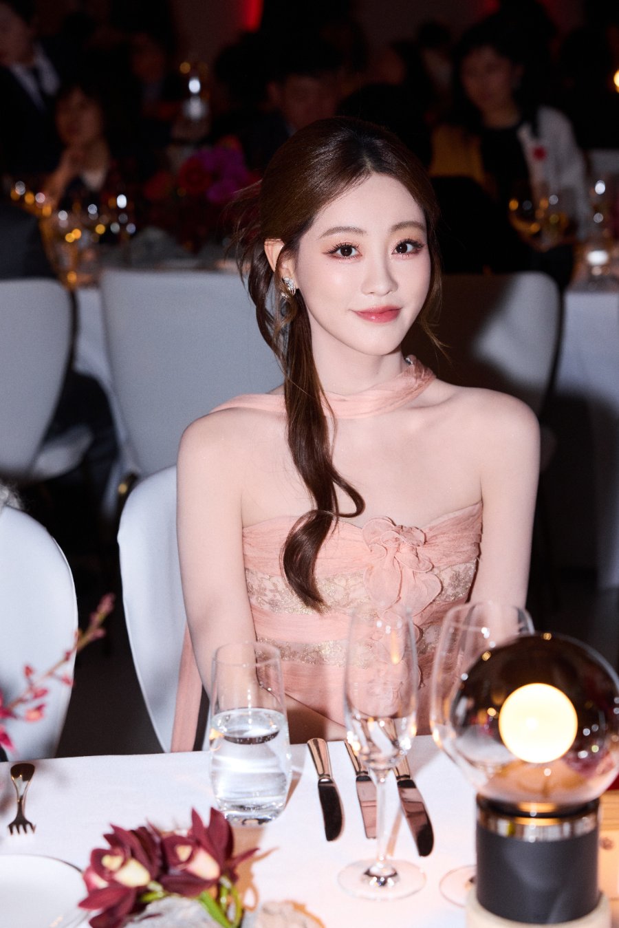 祝绪丹身姿曼妙，眼神灵动-第3张图片-风享汇