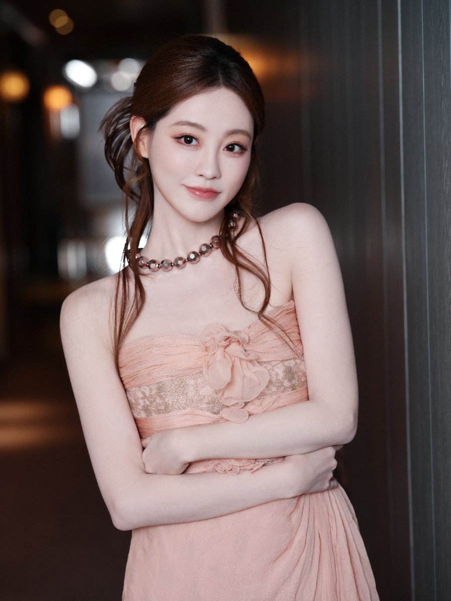 祝绪丹身姿曼妙，眼神灵动-第8张图片-风享汇