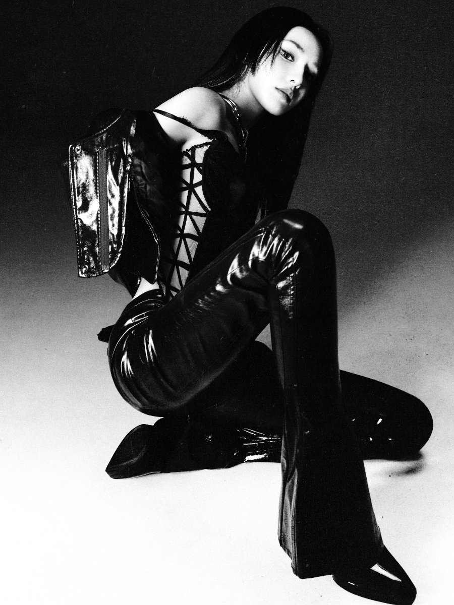 彭小苒镂空鱼骨胸衣，美的好高级-第12张图片-风享汇