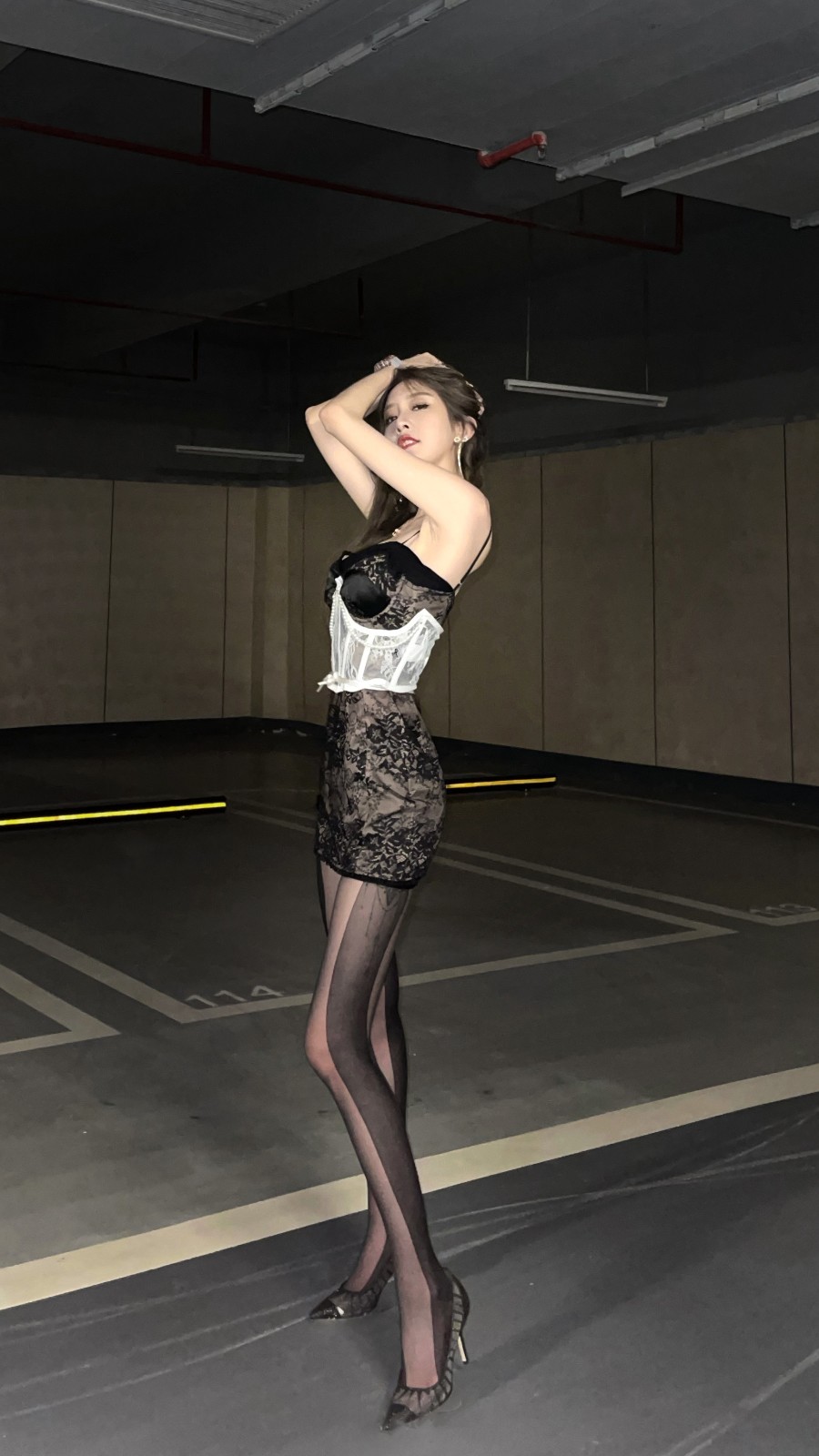 御姐风吊带裙地库大片-第2张图片-风享汇