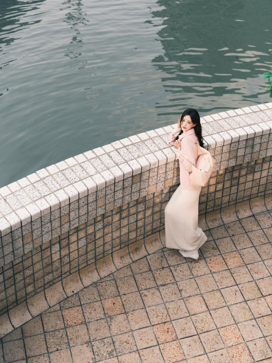 李一桐身穿白色针织长裙，温婉优雅-第10张图片-风享汇