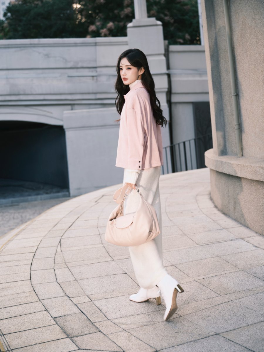 李一桐身穿白色针织长裙，温婉优雅-第15张图片-风享汇