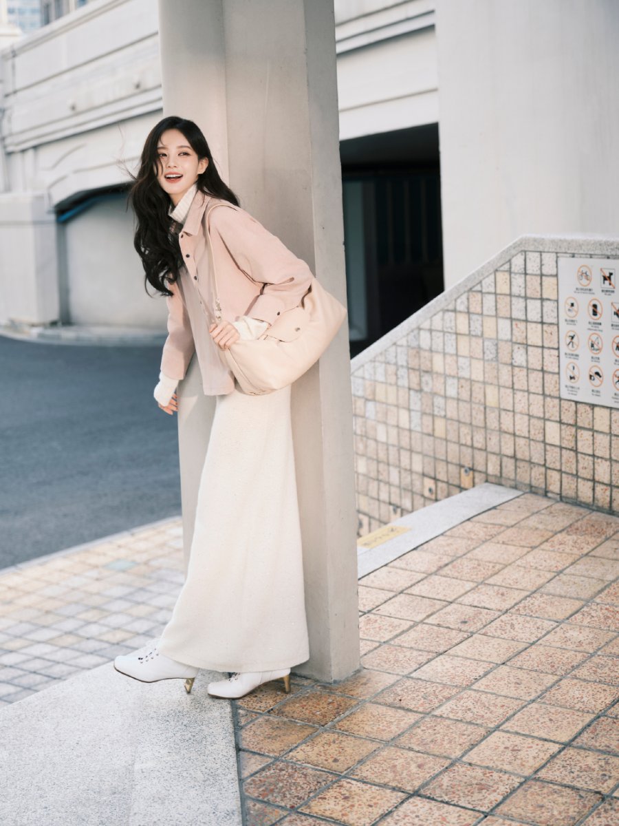 李一桐身穿白色针织长裙，温婉优雅-第7张图片-风享汇