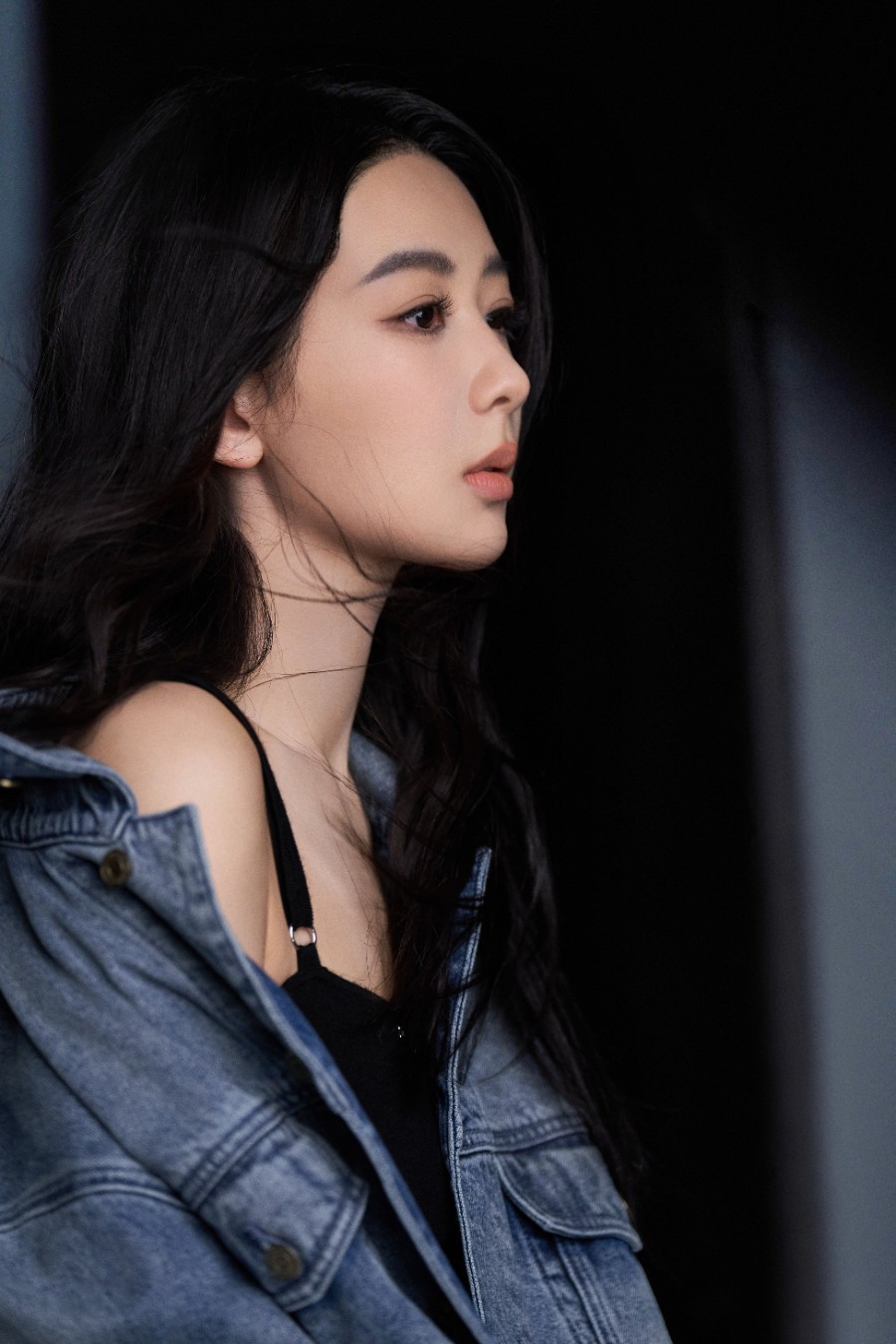 杨紫解锁全新代言，酷黑穿搭释放从容时尚魅力-第7张图片-风享汇