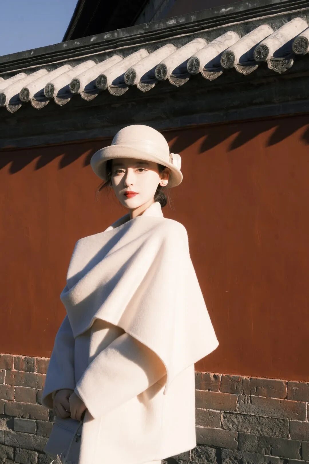 红墙古建与复古风的碰撞|拍出电影感写真-第6张图片-风享汇 红墙古建与复古风的碰撞|拍出电影感写真-第6张图片-风享汇