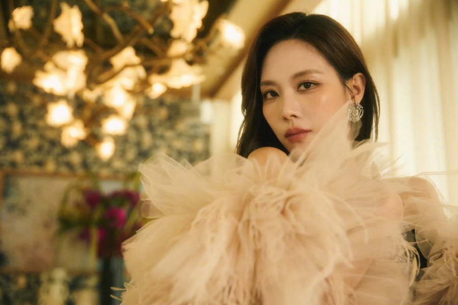 王霏霏身穿抹胸，表情诱惑纯欲撩人-第8张图片-风享汇