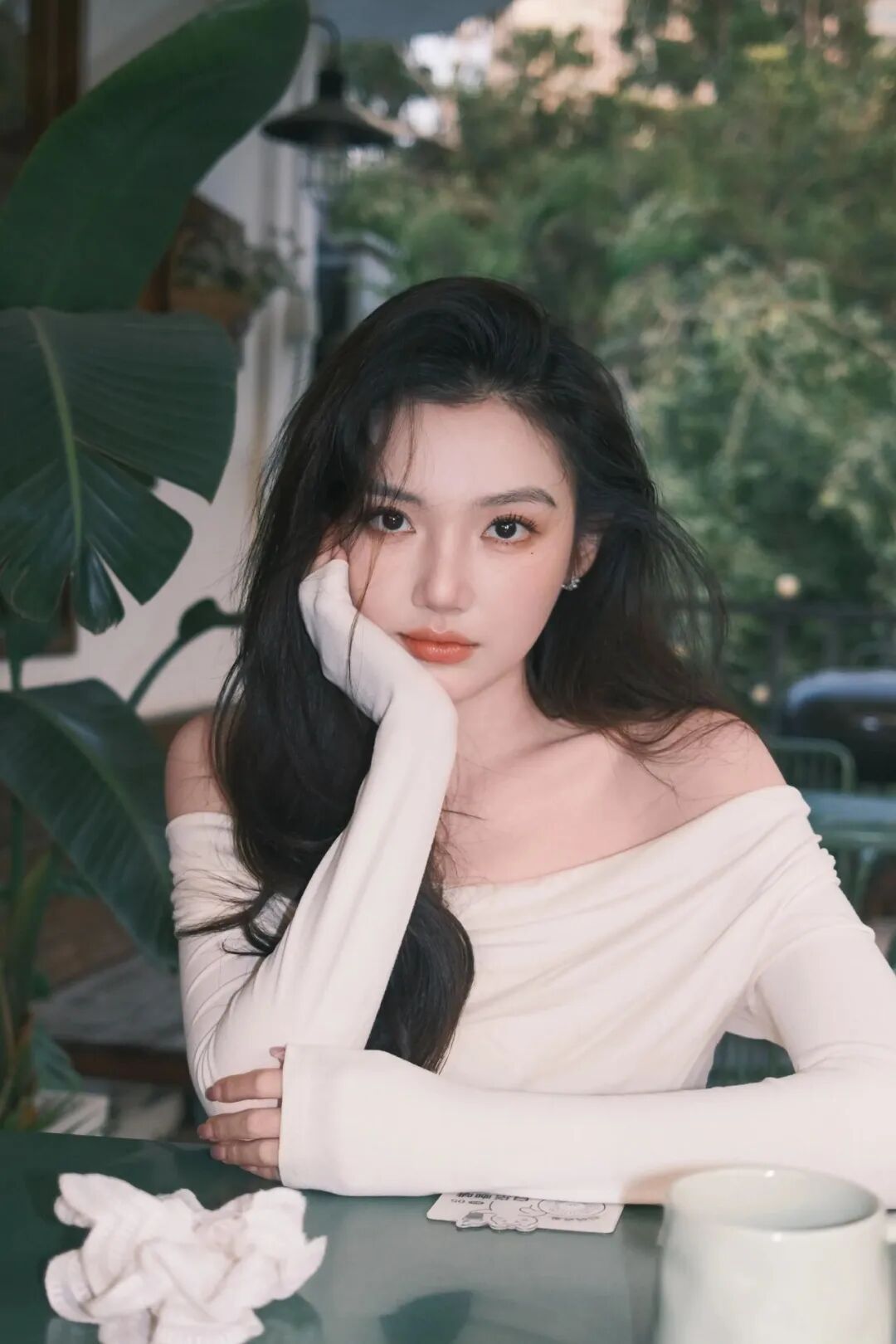 5个温柔氛围感姿势,教你拿捏氛围感约会照-第2张图片-风享汇 5个温柔氛围感姿势,教你拿捏氛围感约会照-第2张图片-风享汇