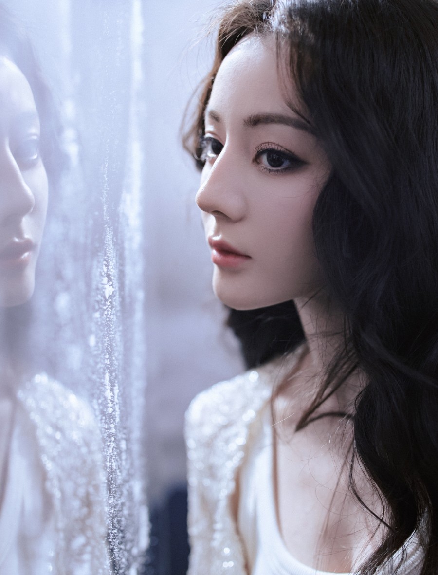 迪丽热巴，白裙礁石大片-第4张图片-风享汇