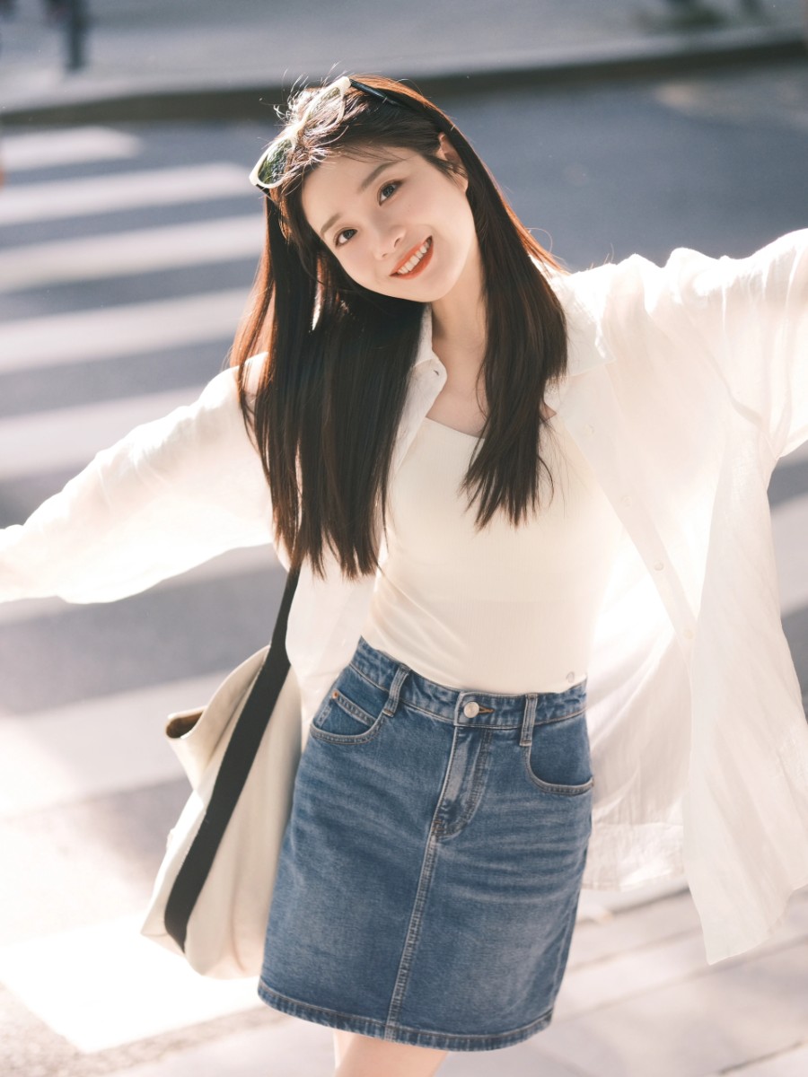 日常街拍姿势：10个动作教你拍出元气少女-第9张图片-风享汇