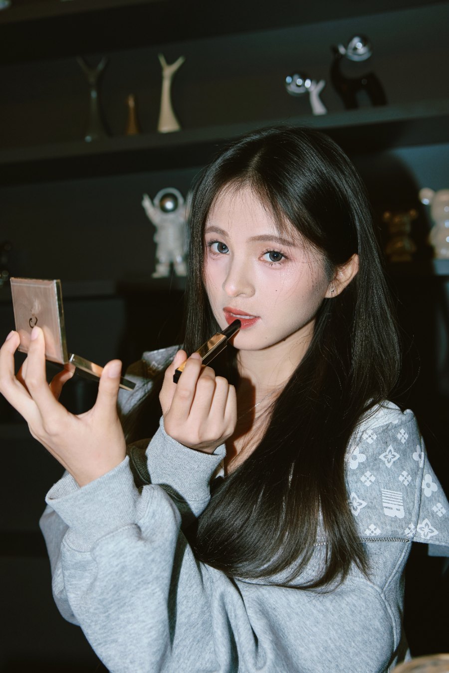 夜景闪光灯写真攻略：9 个姿势玩转街头酷飒感-第3张图片-风享汇