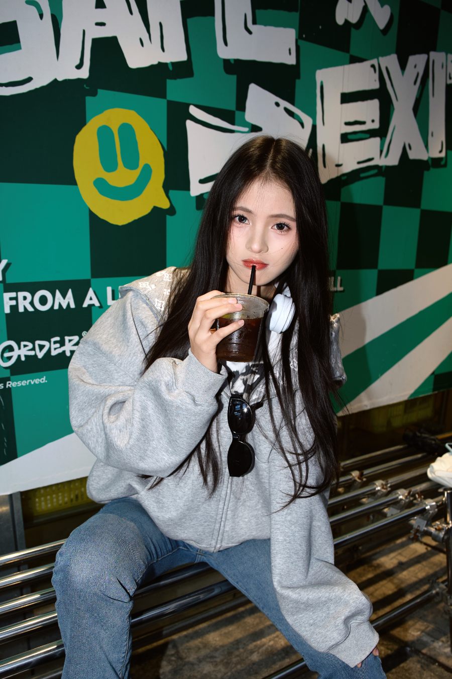 夜景闪光灯写真攻略：9 个姿势玩转街头酷飒感-第9张图片-风享汇